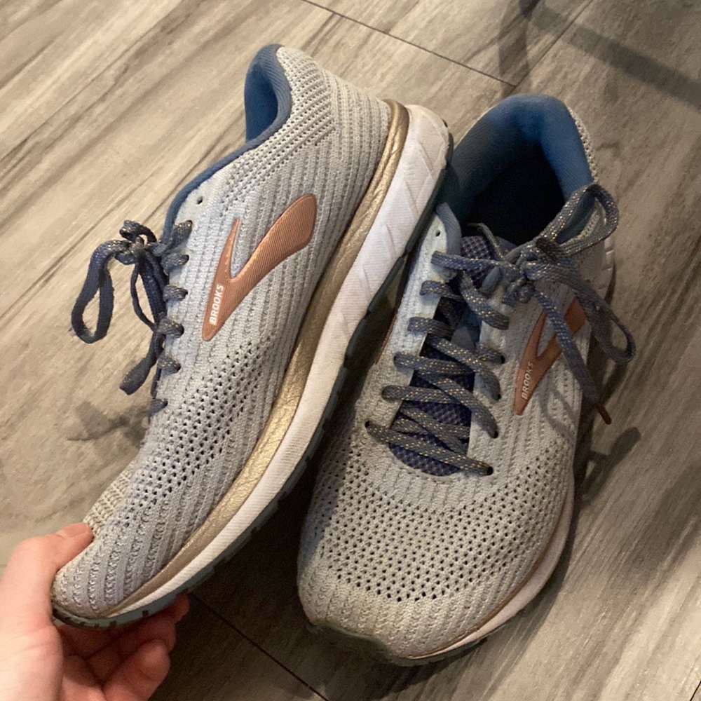 Brooks Revel Sneakers